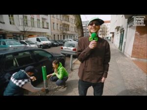 Streetart - Sticker draußen verkleben